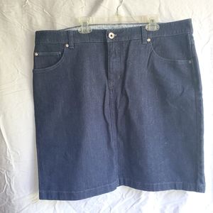 Izod denim skirt size 16 NWT